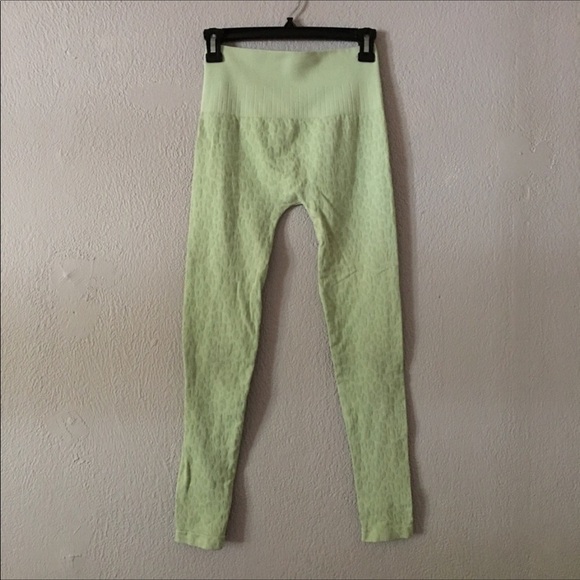 LELE Seamless Green Leopard Workout Leggings - Picture 1 of 3